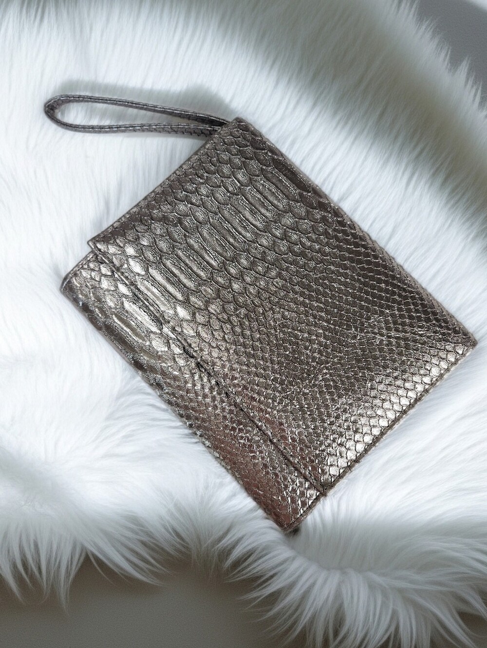 Neiman Marcus Clutch Purse Silver Metallic Crocodile Faux Leather Wristlet